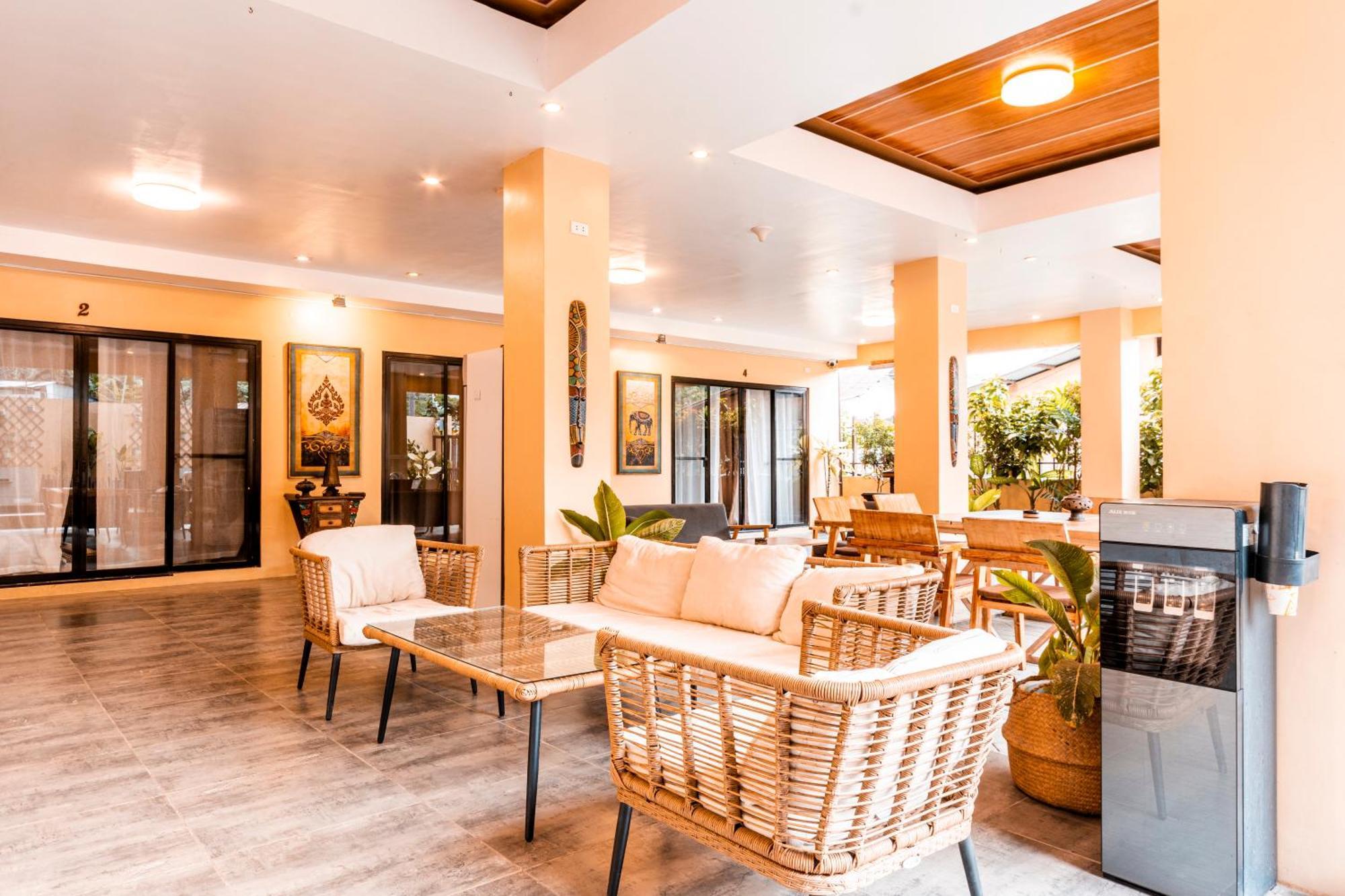 Molly Resorts Puerto Galera Exterior photo